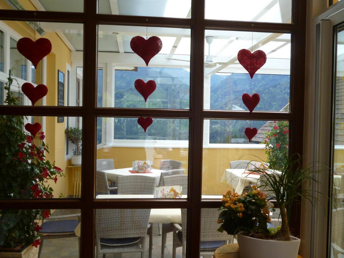 Restaurant - Cafe - Pension Hassler Berg im Drautal Eksteriør billede